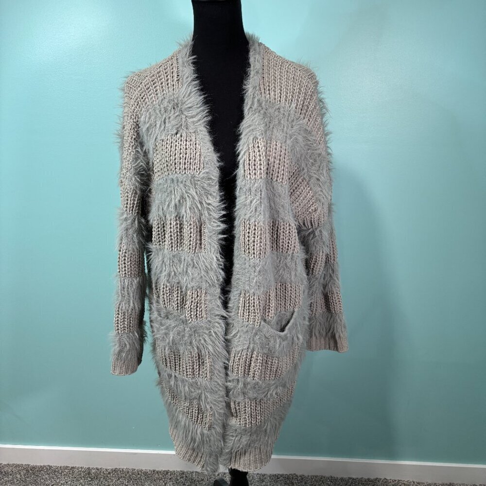 Davi & Dani Fuzzy Open Cardigan          Lot J